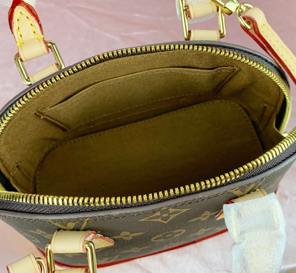 ルイヴィトンバッグ着用イメージ